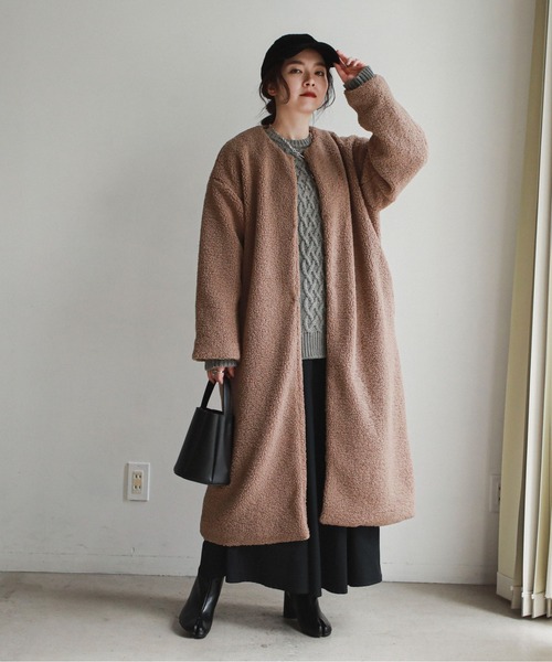 feepur（フェピュール）の「ボアロングコート（ノーカラーコート・レディース・オフホワイト/ブラック/モカ・MEDIUM）」の10枚目の写真