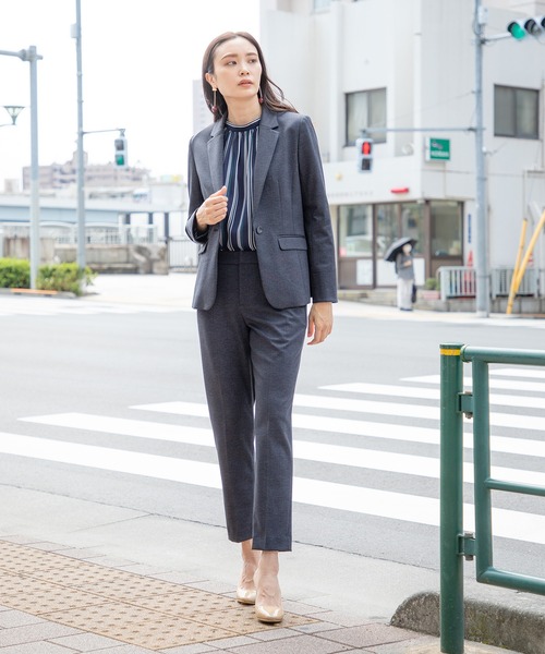 A/C DESIGN BY ALPHA CUBIC(エーシーデザインバイアルファキュービック)の「アルファブリックテーパードパンツ(その他パンツ・レディース・ネイビー/ブラック/チャコール・67/64/61)」の9枚目の写真