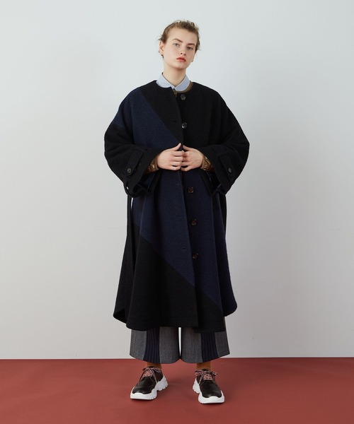 FRAPBOIS(フラボア)の「ケープコート(その他アウター・レディース・ブラック/モカ・1/0)」の2枚目の写真