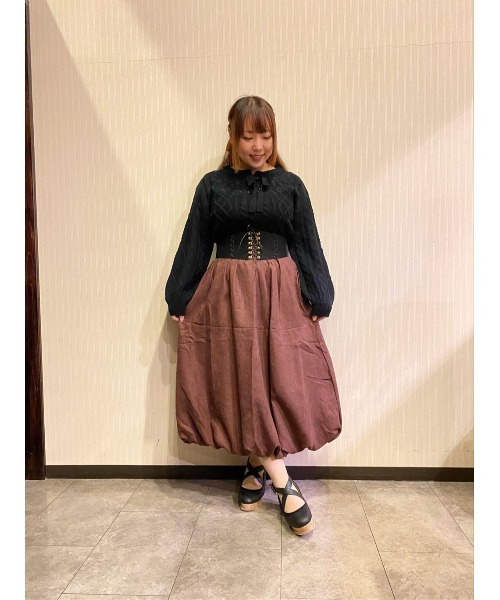 axes femme（アクシーズファム）の「レースアップ花刺繍ニットＰＯ（ニット/セーター・レディース・キナリ/グリーン/ブラック・MEDIUM）」の3枚目の写真