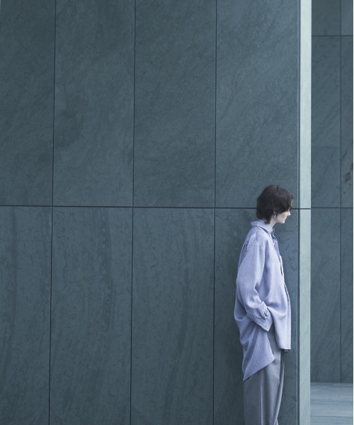 Blanc YM（ブランワイエム）の「Blanc YM ブランワイエム / Long Acetate Shirt オーバーサイズ アセテートロングシャツ プルオーバー トロミシャツ / BL-22S-ALS（シャツ/ブラウス・メンズ・サックスブルー/キナリ・MEDIUM）」の4枚目の写真