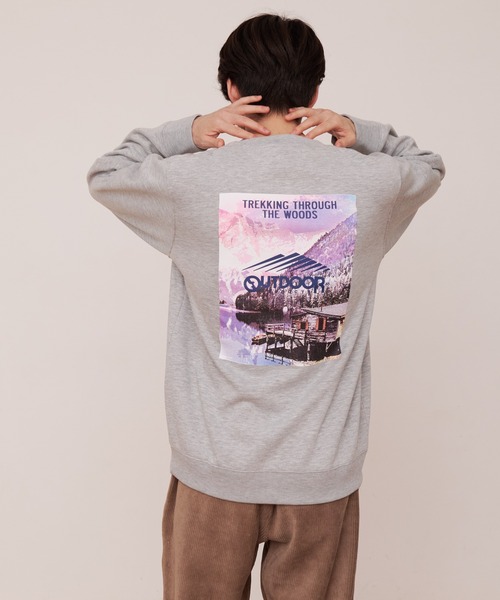 OUTDOOR PRODUCTS(アウトドアプロダクツ)の「【OUTDOOR PRODUCTS/アウトドアプロダクツ】CAMPモチーフ 裏フリーススウェットトレーナー ルーズシルエット(スウェット・メンズ・オリーブ/アイボリー/杢グレー/オフホワイト/ブラック/ライトブラウン・LARGE/MEDIUM/X-LARGE)」の4枚目の写真