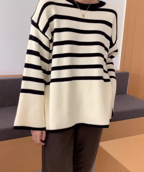 emi+(エミプラス)の「サイドスリットボーダーニットトップス(ニット/セーター・レディース・ホワイト/ブラック・FREE)」の3枚目の写真