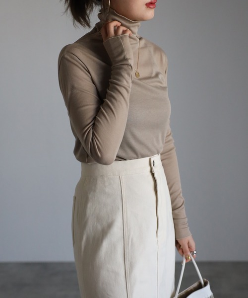 r.(アールドット)の「シアーフライス シームレス タートルPO(Tシャツ/カットソー・レディース・オフホワイト/ライトグレー/ブラック/グレイッシュベージュ/ライム/チャコールグレー・FREE)」の5枚目の写真