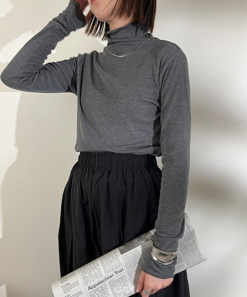 r.(アールドット)の「シアーフライス シームレス タートルPO(Tシャツ/カットソー・レディース・オフホワイト/ライトグレー/ブラック/グレイッシュベージュ/ライム/チャコールグレー・FREE)」の1枚目の写真