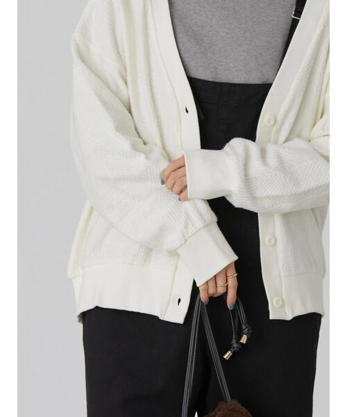 AMERICAN HOLIC（アメリカンホリック）の「Vネックカットジャガードカーディガン（カーディガン/ボレロ・レディース・ブラック/アイボリー・M/L）」の8枚目の写真