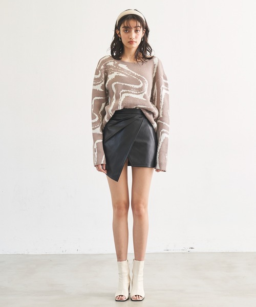 BLONDEY(ブロンディ)の「アシンメトリーフェイクレザースカパン(スカート・レディース・ホワイト/ブラック・S/M)」の14枚目の写真