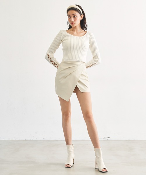 BLONDEY(ブロンディ)の「アシンメトリーフェイクレザースカパン(スカート・レディース・ホワイト/ブラック・S/M)」の7枚目の写真