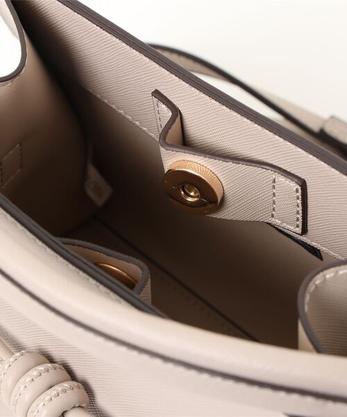 NATURAL BEAUTY BASIC（ナチュラルビューティーベーシック）の「ノットリボンハンドバッグ（クラッチバッグ・レディース・ベージュ系その他2/ブラック・ﾌﾘ-）」の8枚目の写真