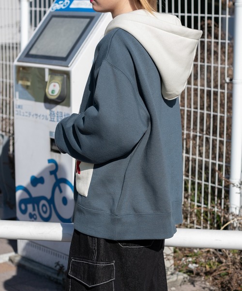 PairPair（ペアペア）の「スタジャンパーカー(ユニセックス)（パーカー・レディース・アイボリー/グレイッシュブルー・MEDIUM/LARGE）」の16枚目の写真