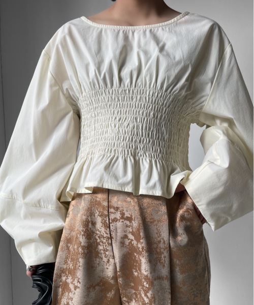 Solace（ソレイス）の「シャーリングショートフレアブラウス（シャツ/ブラウス・レディース・ブラック/グリーン/ナチュラル・FREE）」の6枚目の写真