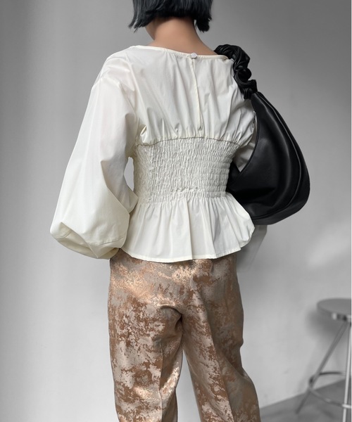 Solace（ソレイス）の「シャーリングショートフレアブラウス（シャツ/ブラウス・レディース・ブラック/グリーン/ナチュラル・FREE）」の9枚目の写真