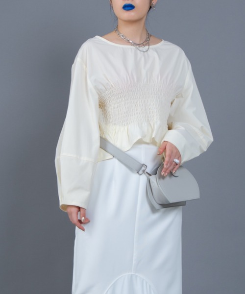 Solace（ソレイス）の「シャーリングショートフレアブラウス（シャツ/ブラウス・レディース・ブラック/グリーン/ナチュラル・FREE）」の5枚目の写真