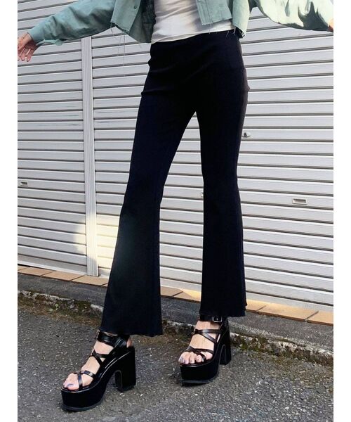 EMODA(エモダ)の「フィットフレアストレッチパンツ(その他パンツ・レディース・ブラック/その他/その他1・FREE)」の2枚目の写真