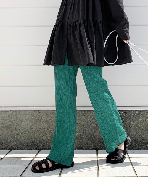 Q(キュー)の「プリーツリブパンツ(その他パンツ・レディース・グリーン/テラコッタ・MEDIUM)」の2枚目の写真
