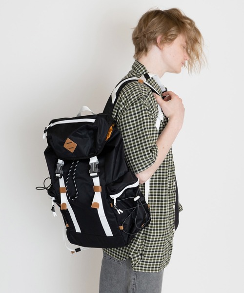 セール】LEVI'S(R) ACCESSORY FLAP バックパック WITH LASH TAB