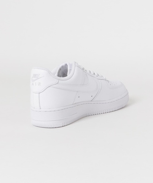 NIKE（ナイキ）の「NIKE　ナイキ エア フォース 1 07（スニーカー・メンズ・ホワイト・26/27/28/26.5/27.5）」の4枚目の写真