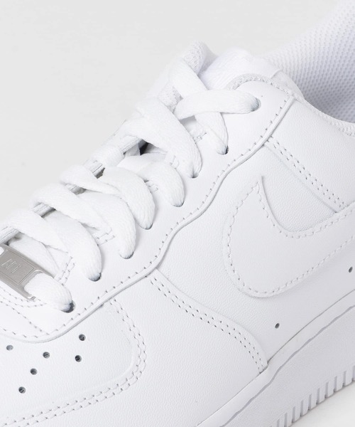 NIKE（ナイキ）の「NIKE　ナイキ エア フォース 1 07（スニーカー・メンズ・ホワイト・26/27/28/26.5/27.5）」の6枚目の写真