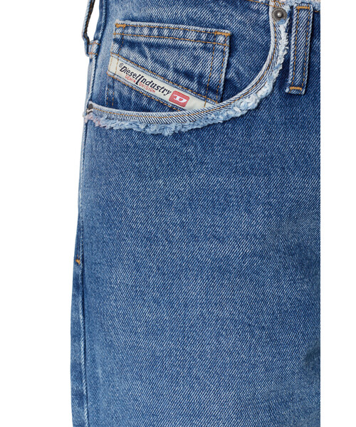 DIESEL(ディーゼル)の「FW22 レディース デニム ルーズフィット(デニムパンツ・レディース・インディゴブルー・28inch/29inch/26inch/27inch/23inch/24inch/25inch/30inch)」の2枚目の写真