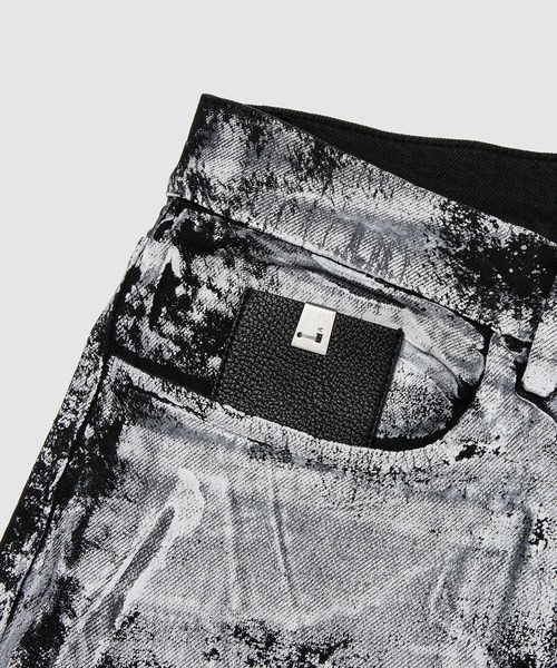 1017 ALYX 9SM（アリクス）の「5 POCKET TREATED SKINNY JEAN（デニムパンツ・メンズ・ブラック×ホワイト・34/32/30）」の4枚目の写真