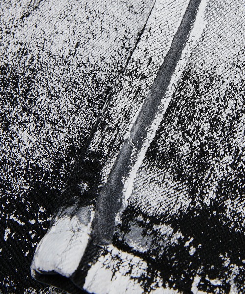 1017 ALYX 9SM（アリクス）の「5 POCKET TREATED SKINNY JEAN（デニムパンツ・メンズ・ブラック×ホワイト・34/32/30）」の5枚目の写真