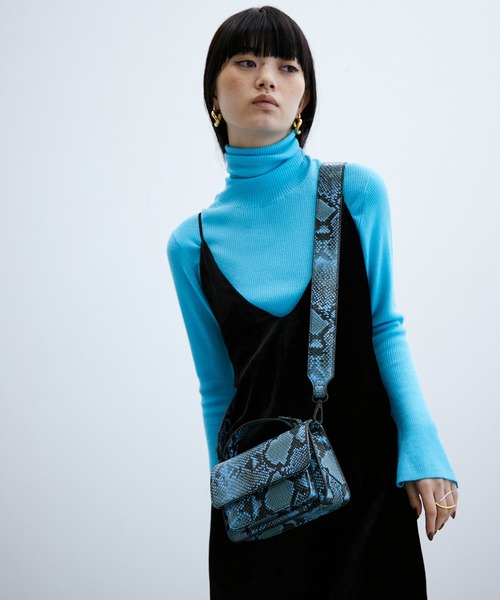 HVISK（ヴィスク）の「【HVISK】RENEI SNAKE（ショルダーバッグ・レディース・ブルー・FREE）」の4枚目の写真
