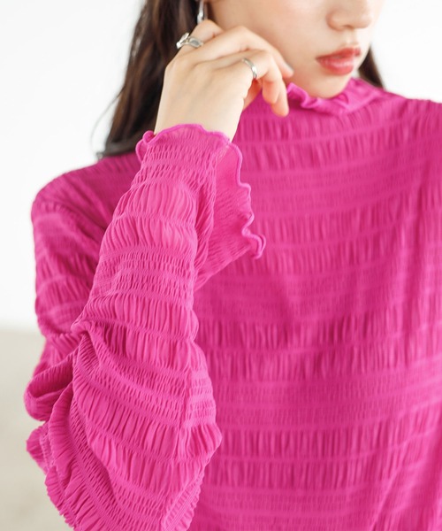 GeeRA（ジーラ）の「シャーリングシアートップス（Tシャツ/カットソー・レディース・ブラック/ライトベージュ/ピンク・LARGE/X-LARGE/SMALL/MEDIUM）」の3枚目の写真