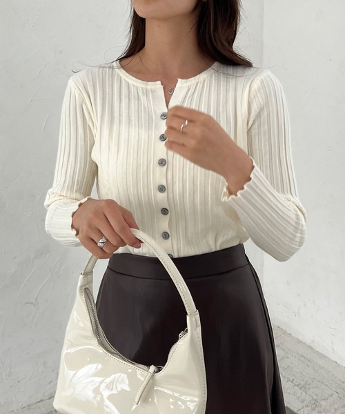 Lamoa(ラモア)の「Lamoa/リブニット コンパクト カーディガン(カーディガン/ボレロ・レディース・ホワイト/グレー/ブラック/アイボリー/ベージュ・FREE)」の16枚目の写真