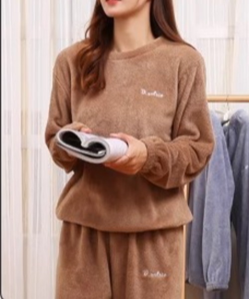 gossip！ロサンゼルス（ゴシップロサンゼルス）の「もこもこプルオーバーセットアップ（ルームウェア/パジャマ・レディース・ブラック/モカ/ピンク/ライトピンク/ライトブルー/グレー・FREE）」の7枚目の写真