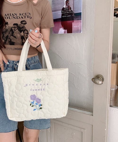 aimoha（アイモハ）の「フラワー刺繍トートバッグ（トートバッグ・レディース・ホワイト系その他/ホワイト系その他2/ホワイト系その他3/ホワイト系その他4・FREE）」の2枚目の写真
