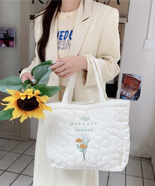 aimoha（アイモハ）の「フラワー刺繍トートバッグ（トートバッグ・レディース・ホワイト系その他/ホワイト系その他2/ホワイト系その他3/ホワイト系その他4・FREE）」の15枚目の写真