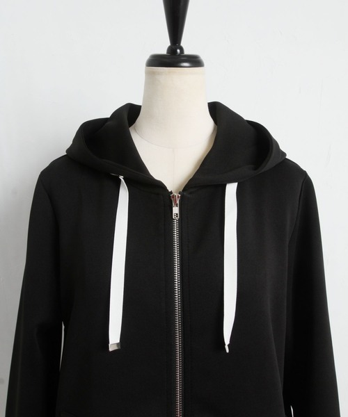 tocco closet（トッコ　クローゼット）の「袖口パール付きバックフリルパーカー（パーカー・レディース・ブラック/ベージュ・M）」の14枚目の写真