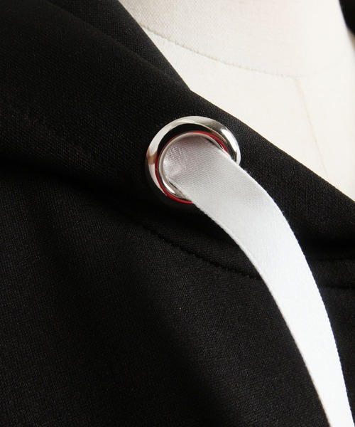 tocco closet（トッコ　クローゼット）の「袖口パール付きバックフリルパーカー（パーカー・レディース・ブラック/ベージュ・M）」の16枚目の写真
