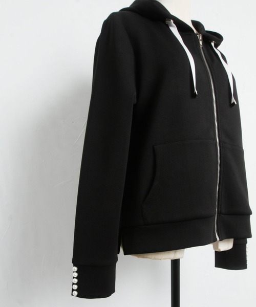 tocco closet（トッコ　クローゼット）の「袖口パール付きバックフリルパーカー（パーカー・レディース・ブラック/ベージュ・M）」の18枚目の写真