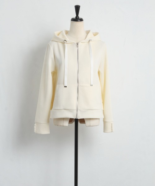 tocco closet（トッコ　クローゼット）の「袖口パール付きバックフリルパーカー（パーカー・レディース・ブラック/ベージュ・M）」の7枚目の写真