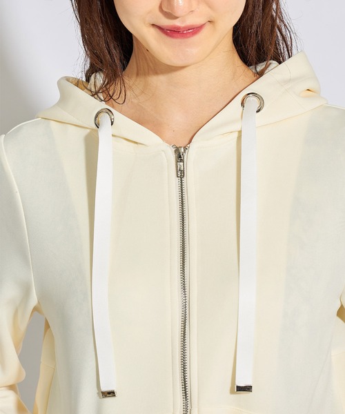 tocco closet（トッコ　クローゼット）の「袖口パール付きバックフリルパーカー（パーカー・レディース・ブラック/ベージュ・M）」の4枚目の写真