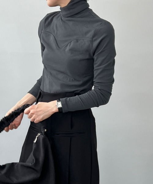 chuclla(チュクラ)の「アーチデコルテ ストレッチタートル chw22a086(Tシャツ/カットソー・レディース・ブラウン/ダークグレー/カーキブラウン・FREE)」の12枚目の写真