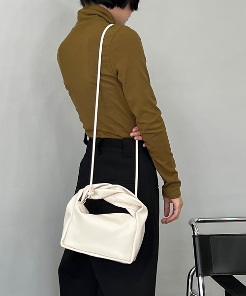 chuclla(チュクラ)の「アーチデコルテ ストレッチタートル chw22a086(Tシャツ/カットソー・レディース・ブラウン/ダークグレー/カーキブラウン・FREE)」の10枚目の写真