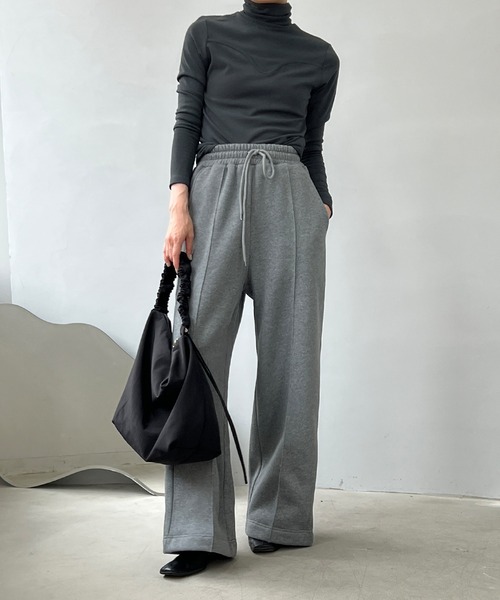 chuclla(チュクラ)の「アーチデコルテ ストレッチタートル chw22a086(Tシャツ/カットソー・レディース・ブラウン/ダークグレー/カーキブラウン・FREE)」の13枚目の写真