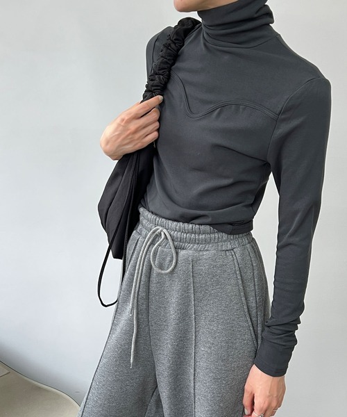 chuclla(チュクラ)の「アーチデコルテ ストレッチタートル chw22a086(Tシャツ/カットソー・レディース・ブラウン/ダークグレー/カーキブラウン・FREE)」の18枚目の写真