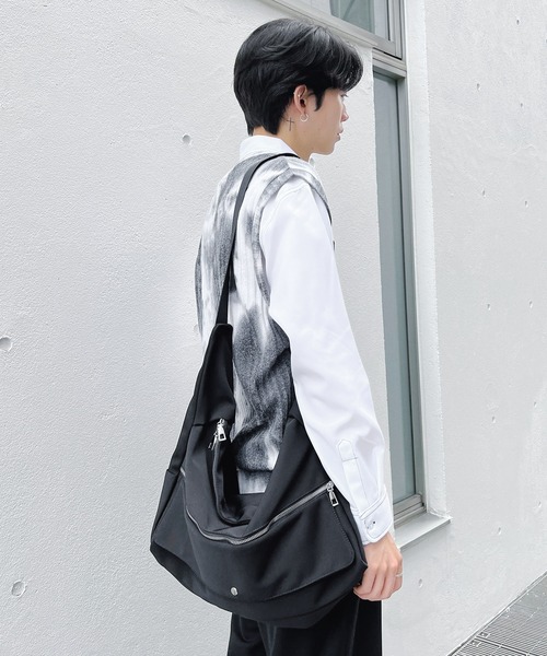 Figments(フィグメンツ)の「ジップショルダーバッグ(ショルダーバッグ・レディース・ブラック・FREE)」の4枚目の写真