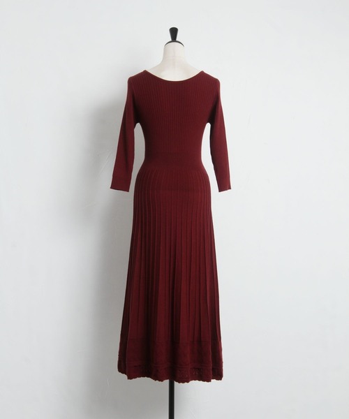 tocco closet(トッコ クローゼット)の「ヘンリーネック裾透かし編み切り替えリブニットワンピース(ワンピース・レディース・ブラック/ボルドー/グレイッシュブルー・M)」の11枚目の写真