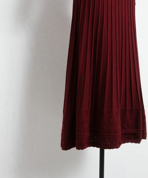 tocco closet(トッコ クローゼット)の「ヘンリーネック裾透かし編み切り替えリブニットワンピース(ワンピース・レディース・ブラック/ボルドー/グレイッシュブルー・M)」の7枚目の写真