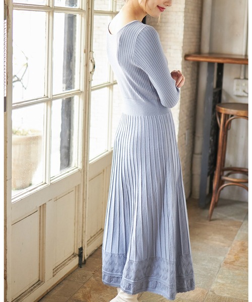 tocco closet(トッコ クローゼット)の「ヘンリーネック裾透かし編み切り替えリブニットワンピース(ワンピース・レディース・ブラック/ボルドー/グレイッシュブルー・M)」の20枚目の写真