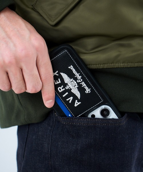 AVIREX（アヴィレックス）の「iPhone14 iPhone14Pro iPhone13 カード収納付き アヴィレックス 背面 スマホケース [刺繍ロゴ]（スマホケース/カバー・メンズ・ブラック/ブラウン・O/N）」の10枚目の写真
