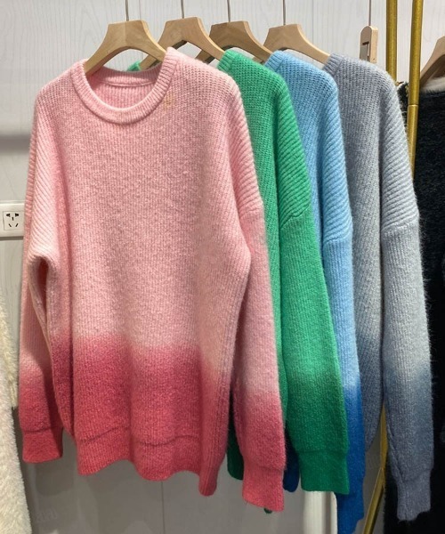 Dalfwin(ダールフィン)の「グラデーションビッグニットプルオーバー(ニット/セーター・レディース・ピンク/グリーン/グレー/ブルー・FREE)」の8枚目の写真