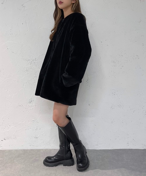 apres jour mignon（アプレジュールミニョン）の「ノーカラーフェイクファーコート【ZOZOTOWN限定アイテム】（その他アウター・レディース・ブラック/ブルー/アイボリー・X-LARGE/フリー）」の5枚目の写真