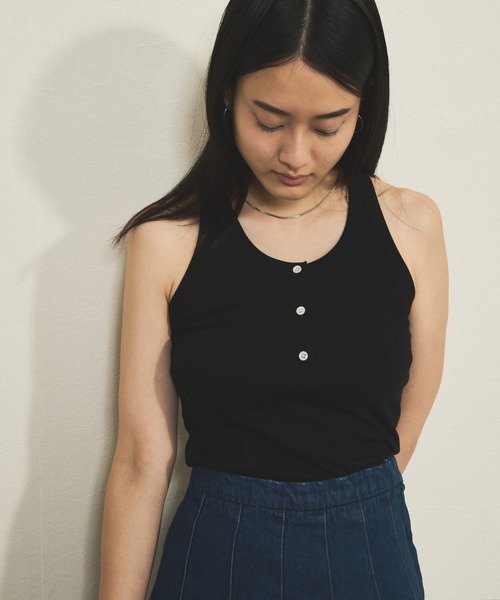 audrey and john wad（オードリーアンドジョンワッド）の「強撚フライスヘンリーネックタンクトップ -手洗い可-（タンクトップ・レディース・ライラック/ブラック/ライトグリーン/ホワイト・FREE）」の9枚目の写真