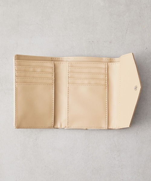 Actually（アクチュアリー）の「カウレザーウォレット B7サイズ（財布・レディース・グレイッシュベージュ/ゴールド/イエロー/ラベンダー・フリー）」の16枚目の写真