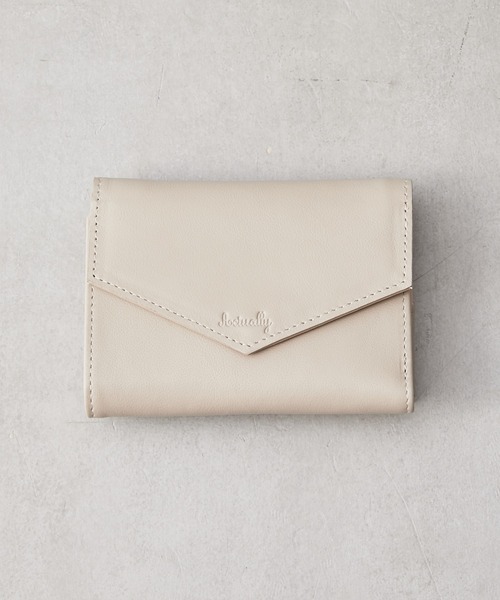 Actually（アクチュアリー）の「カウレザーウォレット B7サイズ（財布・レディース・グレイッシュベージュ/ゴールド/イエロー/ラベンダー・フリー）」の21枚目の写真